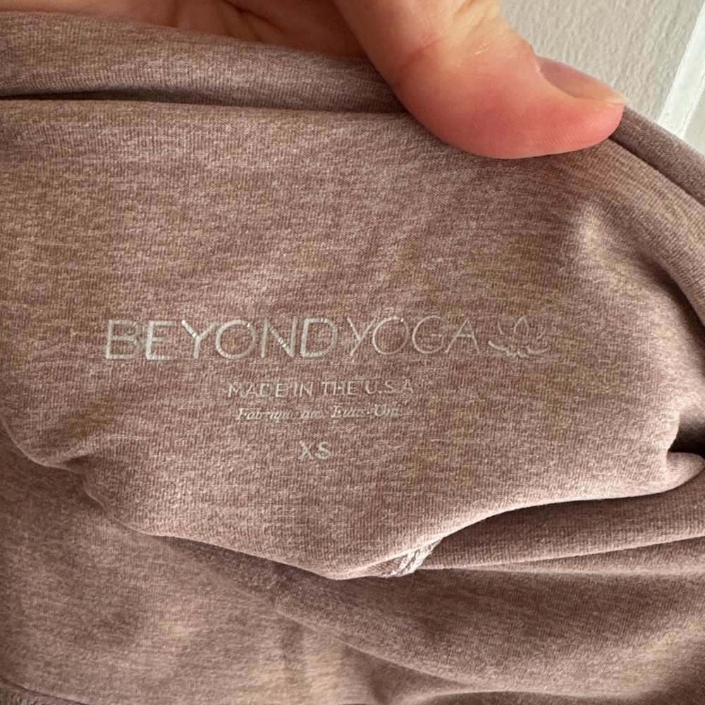 Beyond Yoga 5” Keep Pace shorts - Picture 7 of 10